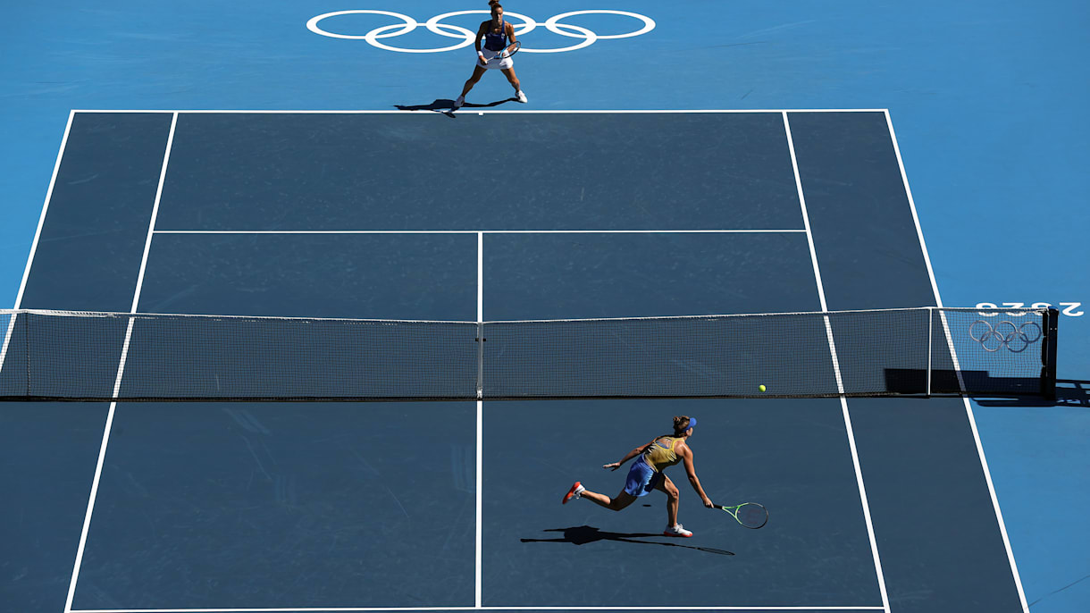 What is Hard Court Tennis (And How to Play It)