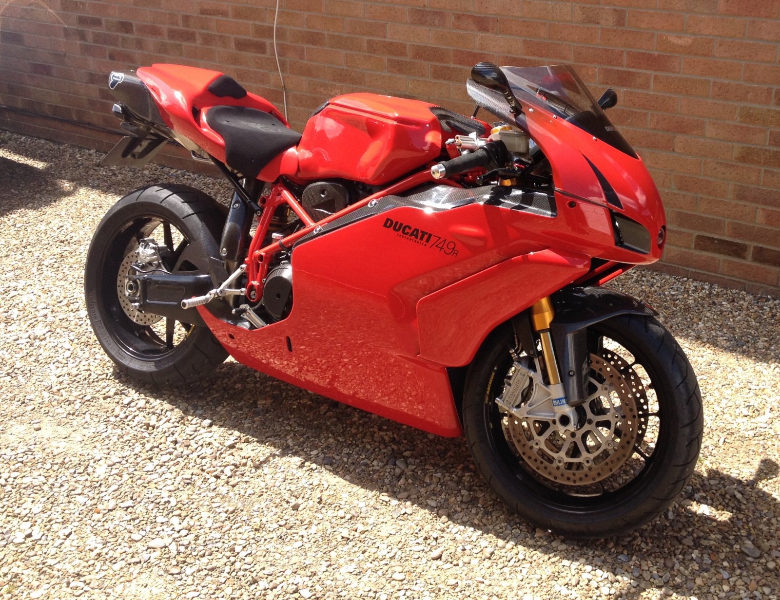 Customize Your Decuti 749r: Best Accessories and Mods You Can Get Now