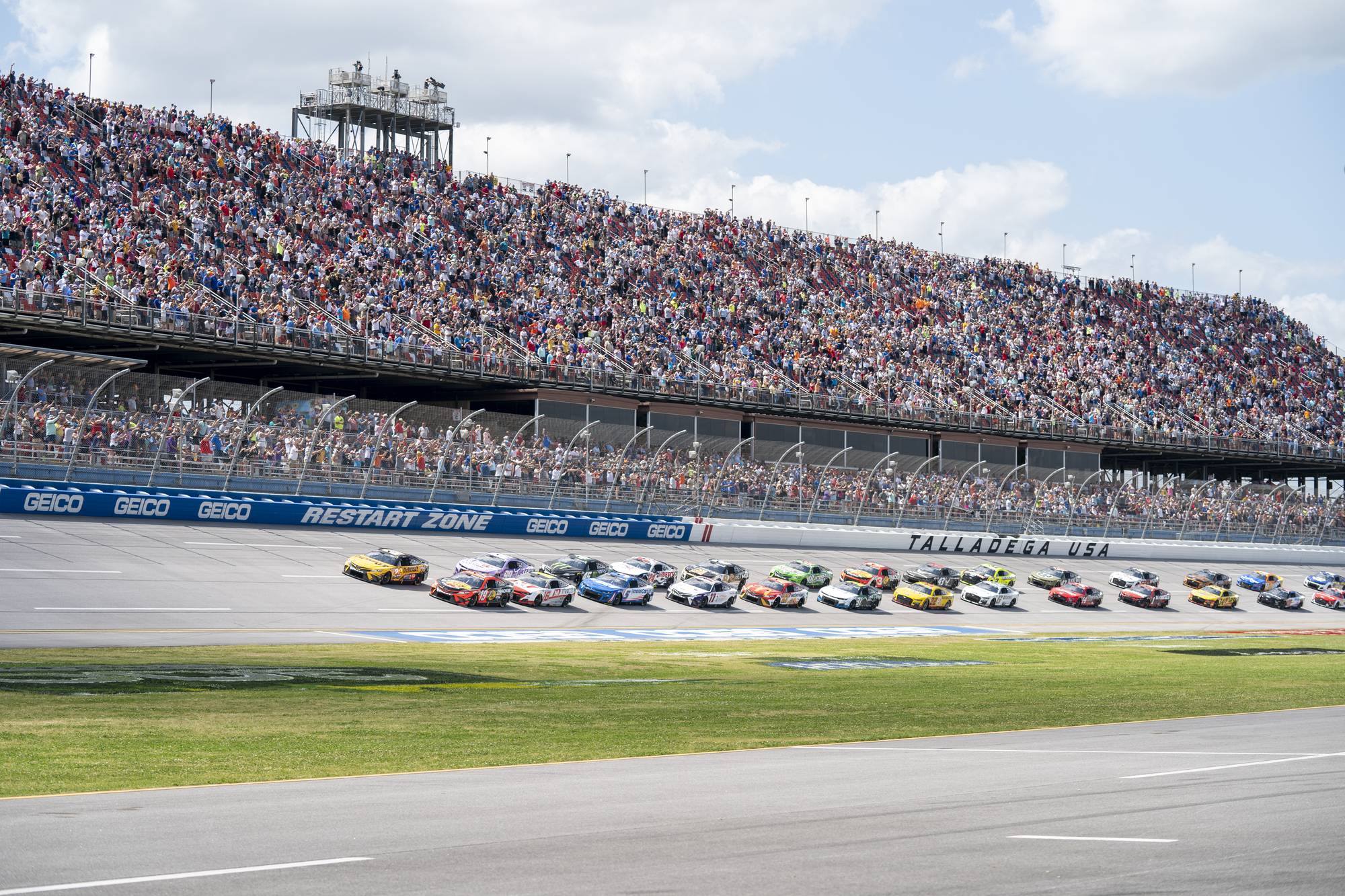 nascar in phoenix 2024 tickets guide: how to get the best seats for the race.