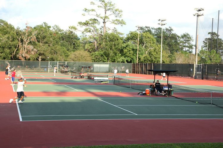 Clay Tennis Courts in Houston: Where to Find Them? The Ultimate Guide to Playing on Clay in Houston!