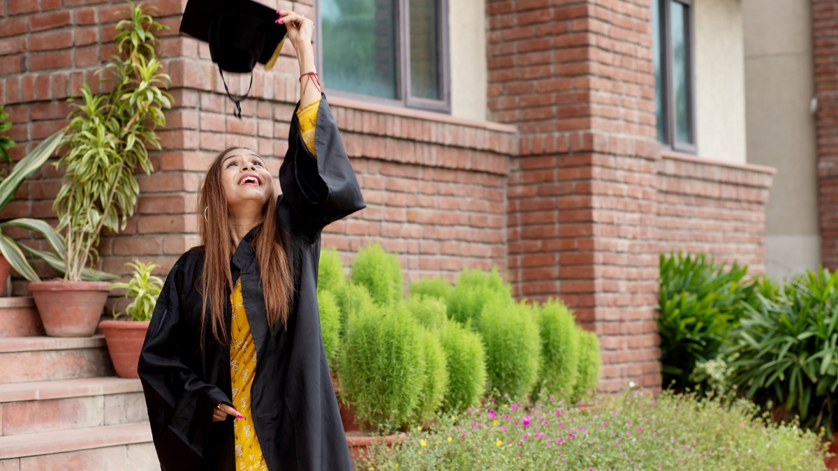 Mortarboard Wearer: Find Your Style for the Big Day!
