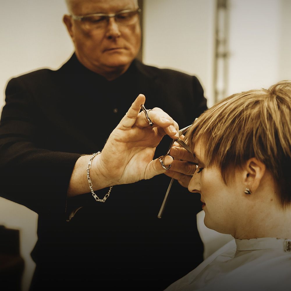 Need a Haircut? Fantastic Sams Lafayette Offers & Services Listed.