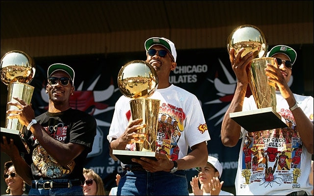 Remember the 1992-93 chicago bulls season? Heres how they clinched their first amazing three-peat championship.