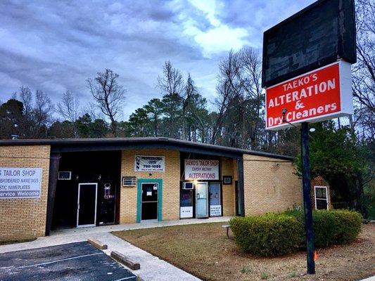 Best Tailor in Town? Check Out Jackies Alterations Forest Drive!