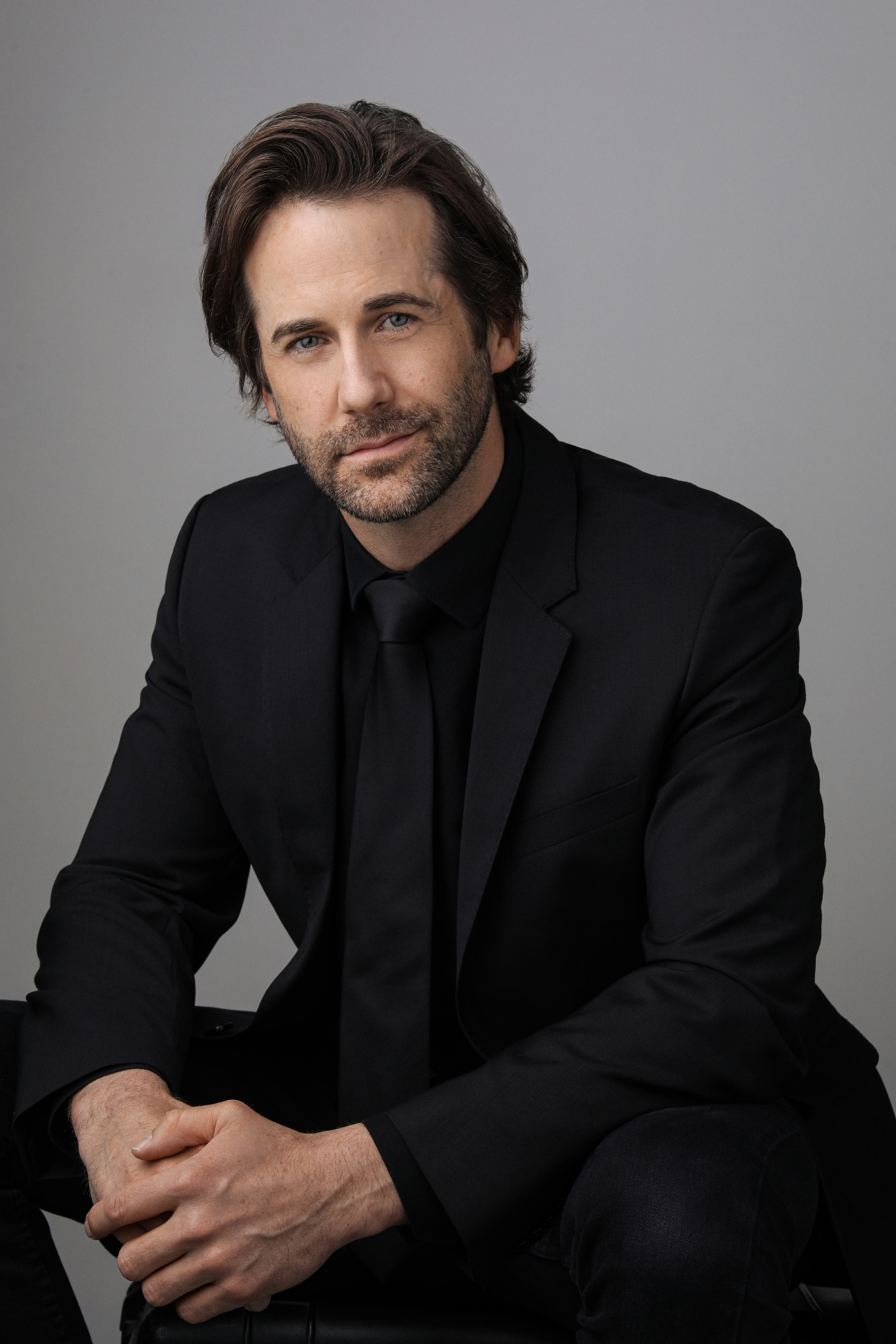 Niall Matter Height: Whats His Real Height(Find Out Now)?