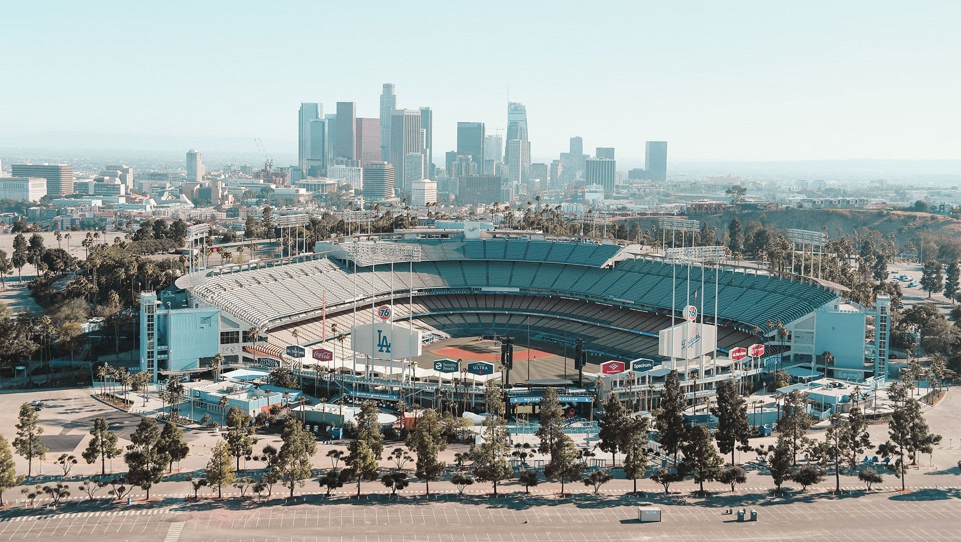 Looking for the dodger stadium 76 gas station? Get address details and services information now.