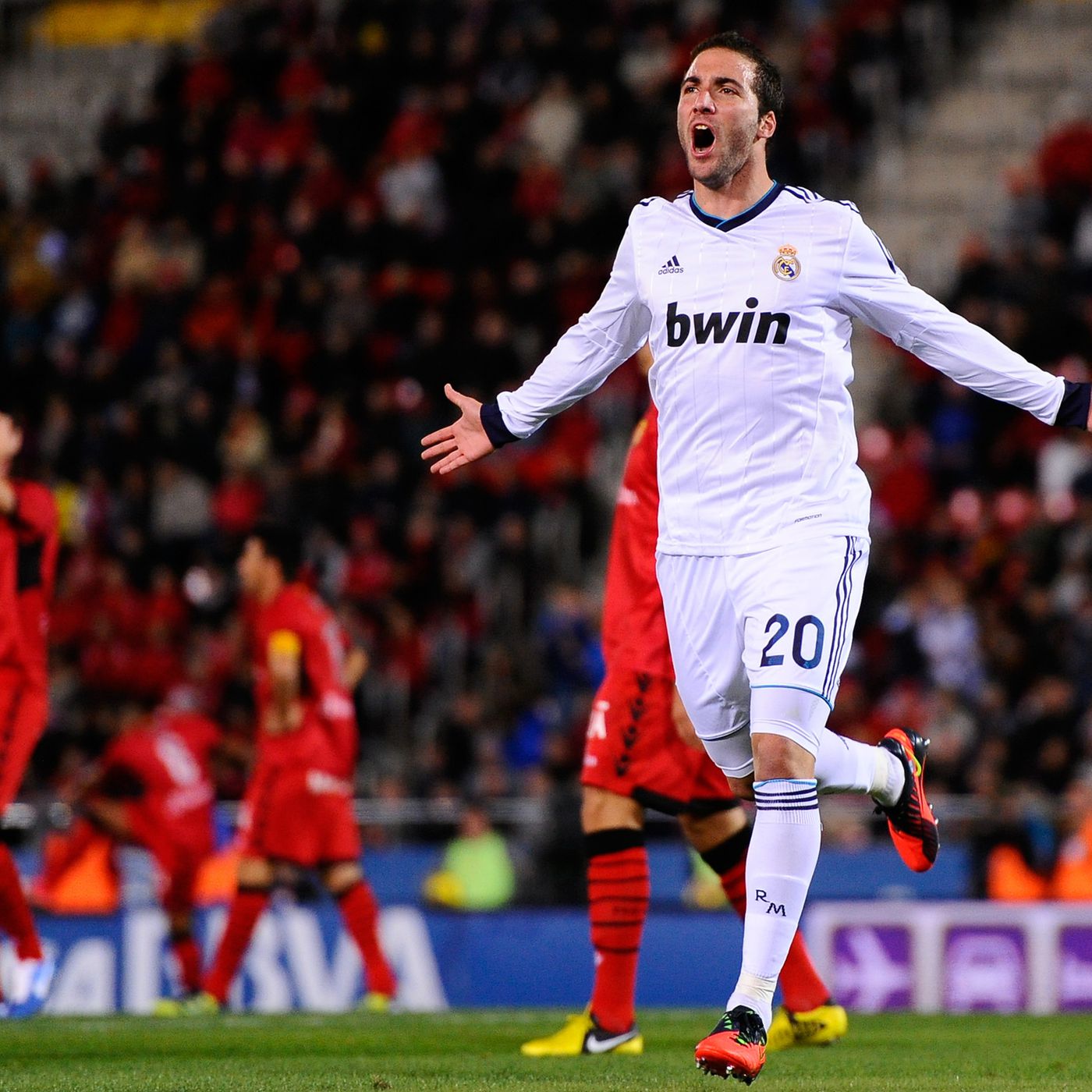 Gonzalo Higuain Madrid transfer explained: Find out why he left Real Madrid back then.