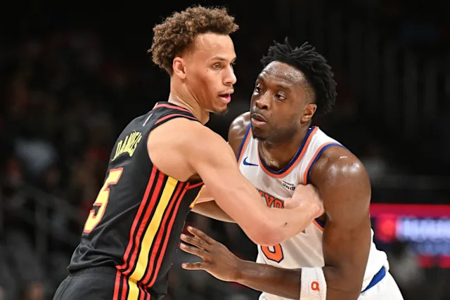 Whos winning the Hawks Knicks rivalry? Check the latest head-to-head stats and scores.