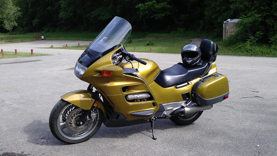 Why is the 1992 honda st1100 a legend? (Discover what makes this old Honda bike so special for riders)