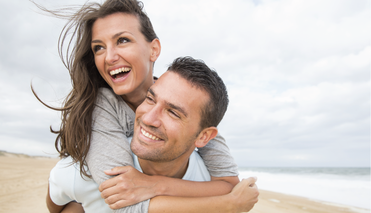 Where are the best places for hugging on the beach? Find stunning seaside spots for couples right here.