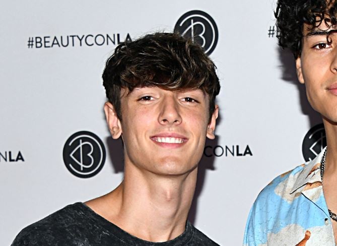 Understanding Bryce Hall net worth: A breakdown of his assets and business ventures.
